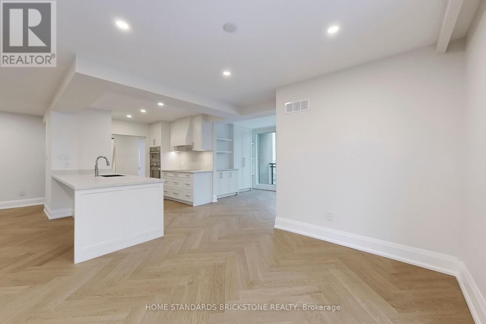 #1001 40 ROSEHILL AVENUE - 17