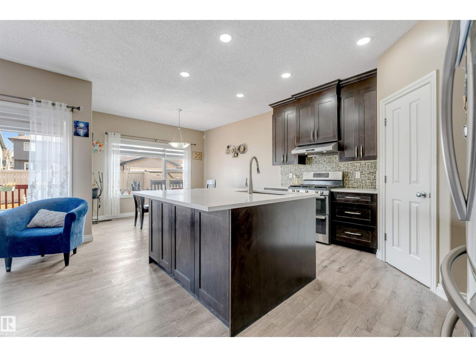 121 64 ST SW - 10