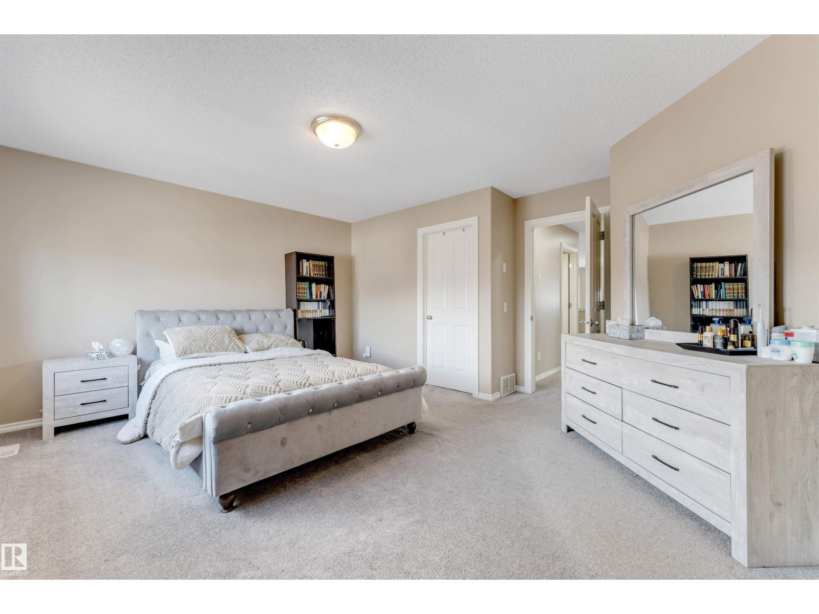 121 64 ST SW - 24