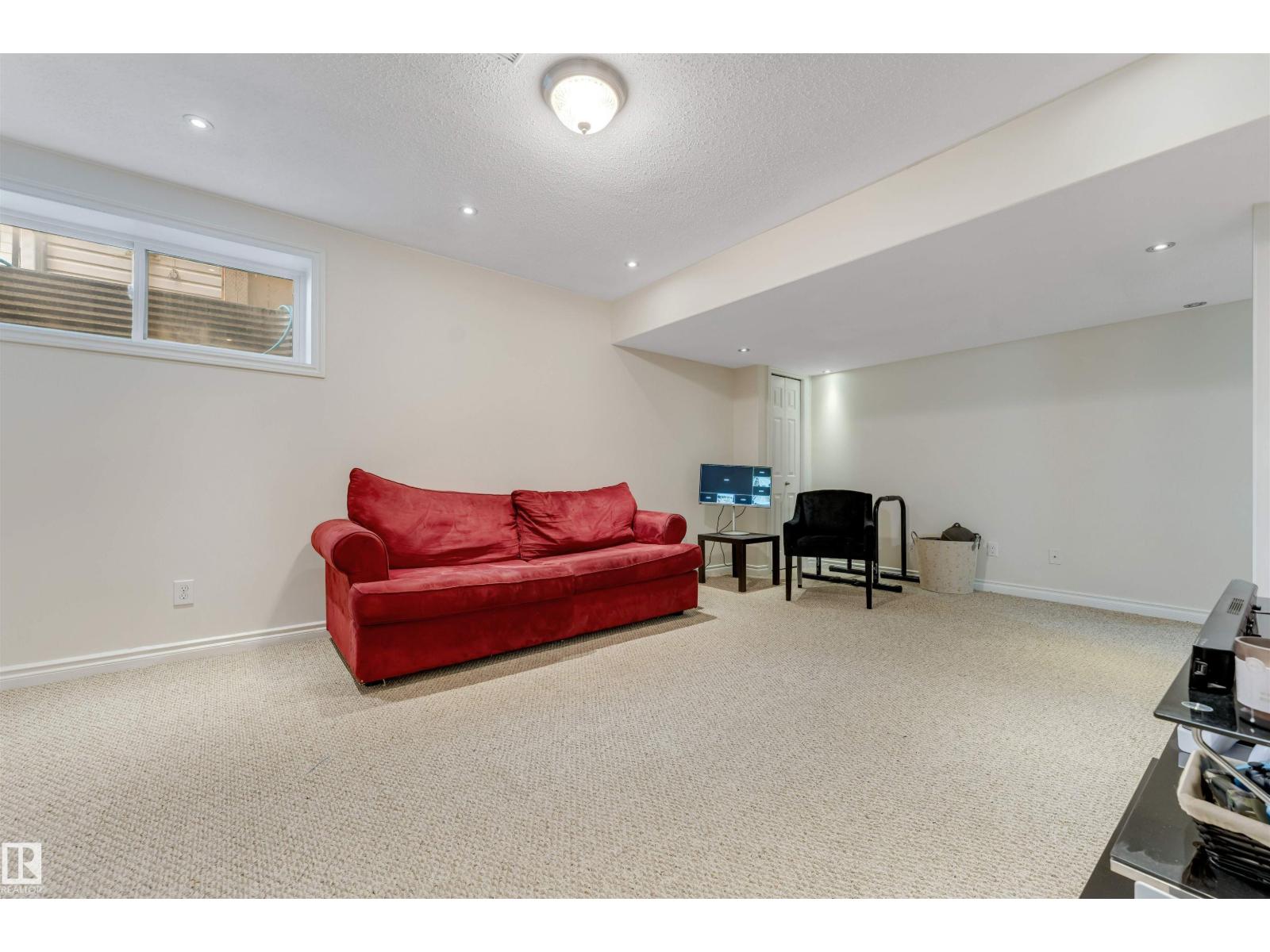121 64 ST SW - 31