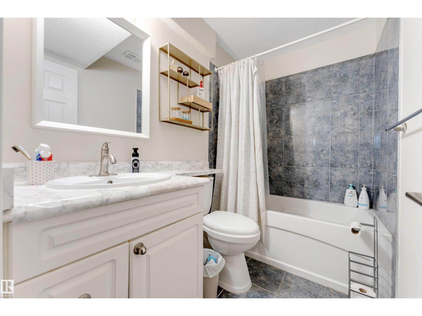121 64 ST SW - 36
