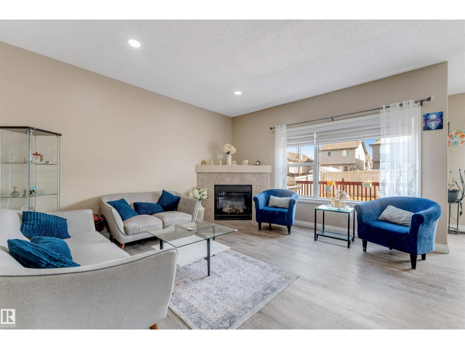 121 64 ST SW - 4