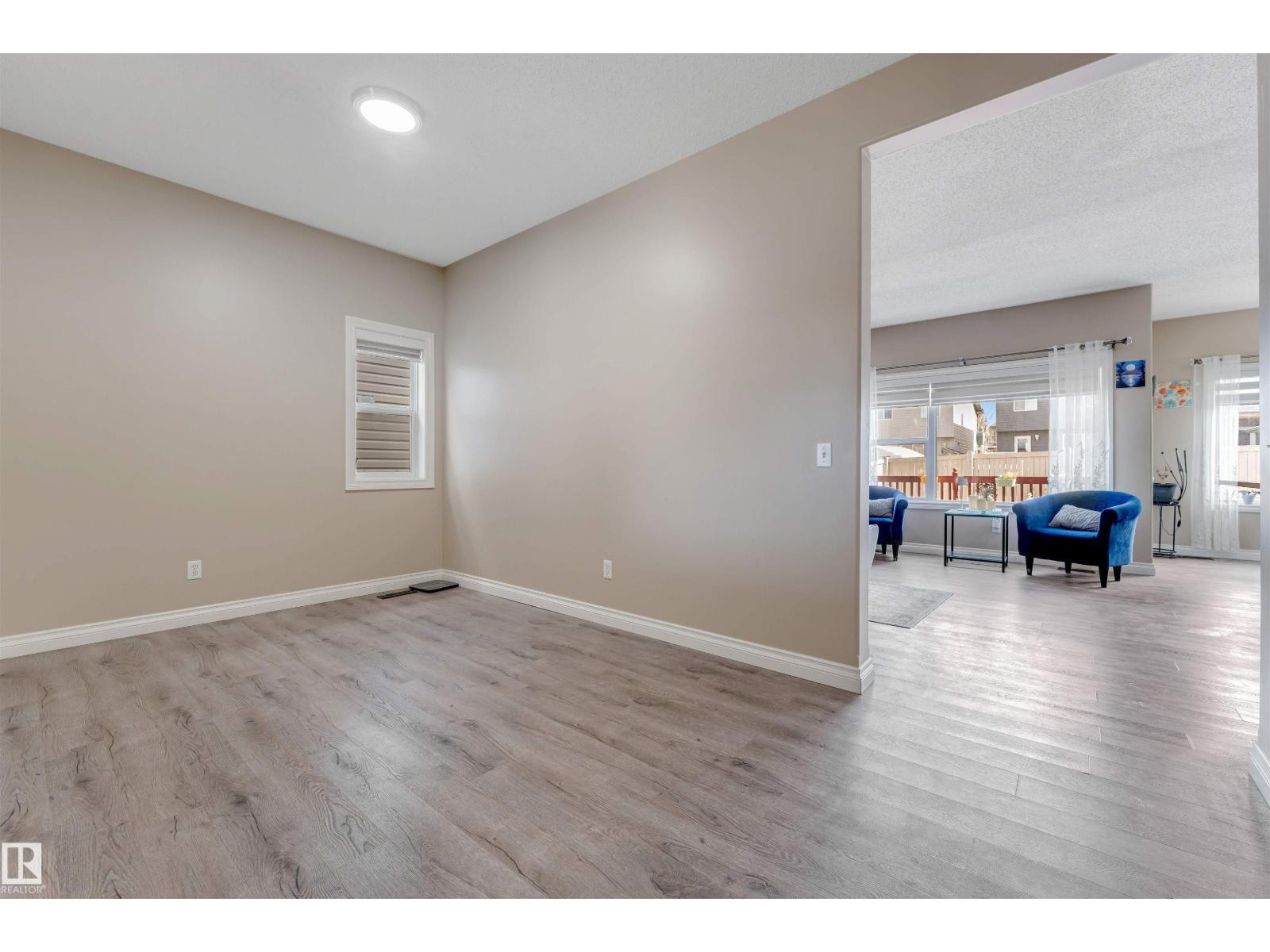 121 64 ST SW - 8