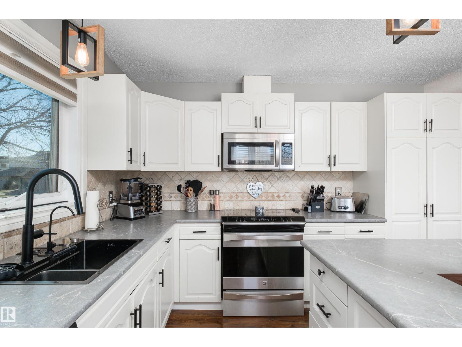 17828 91 ST NW - 17