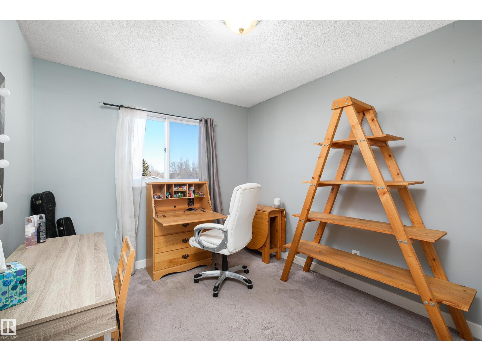 17828 91 ST NW - 22
