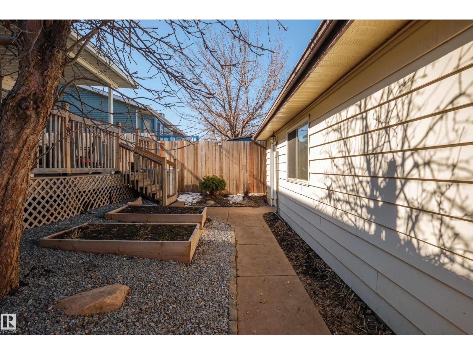17828 91 ST NW - 45