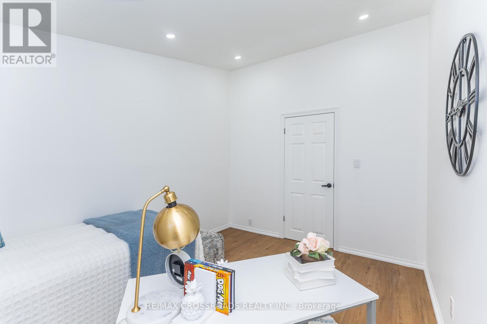 47 MUNSON CRESCENT - 16