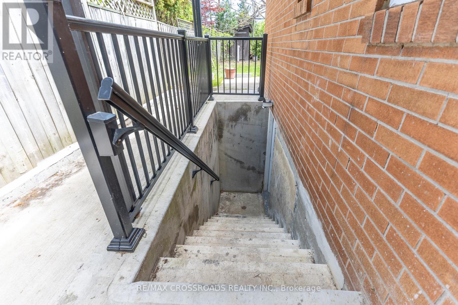 47 MUNSON CRESCENT - 28