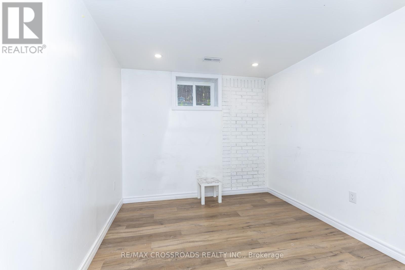 47 MUNSON CRESCENT - 37
