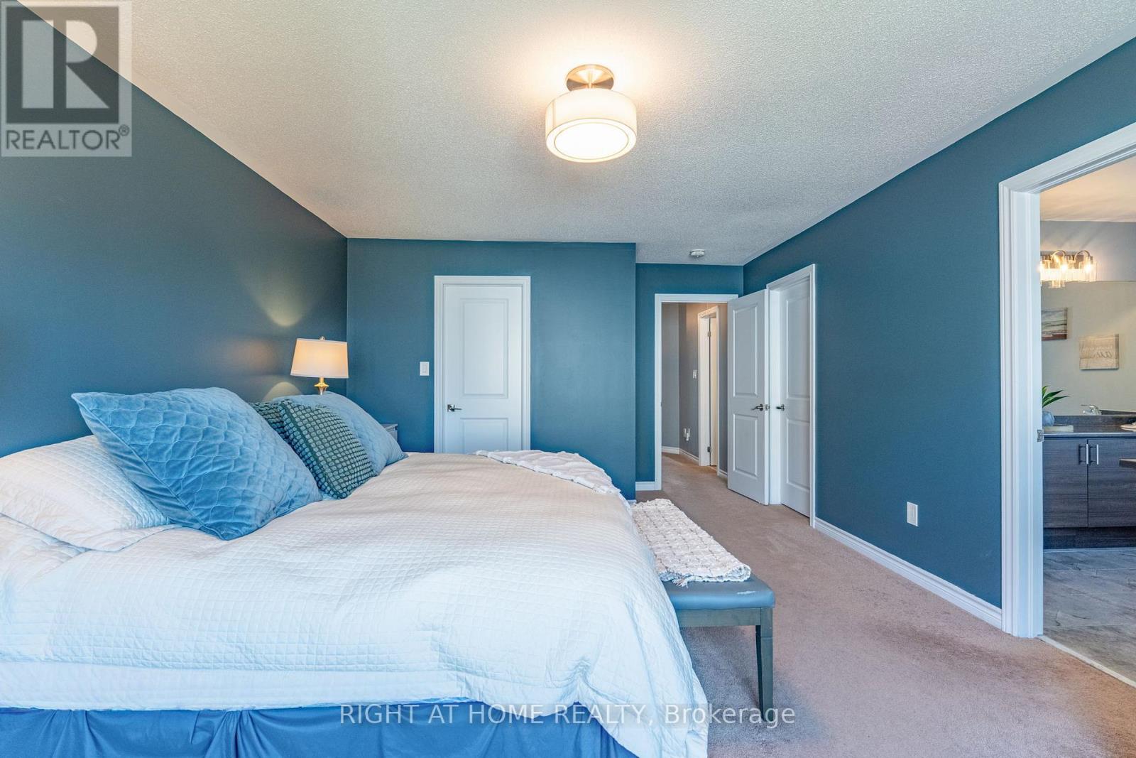 72 WAGNER CRESCENT - 34