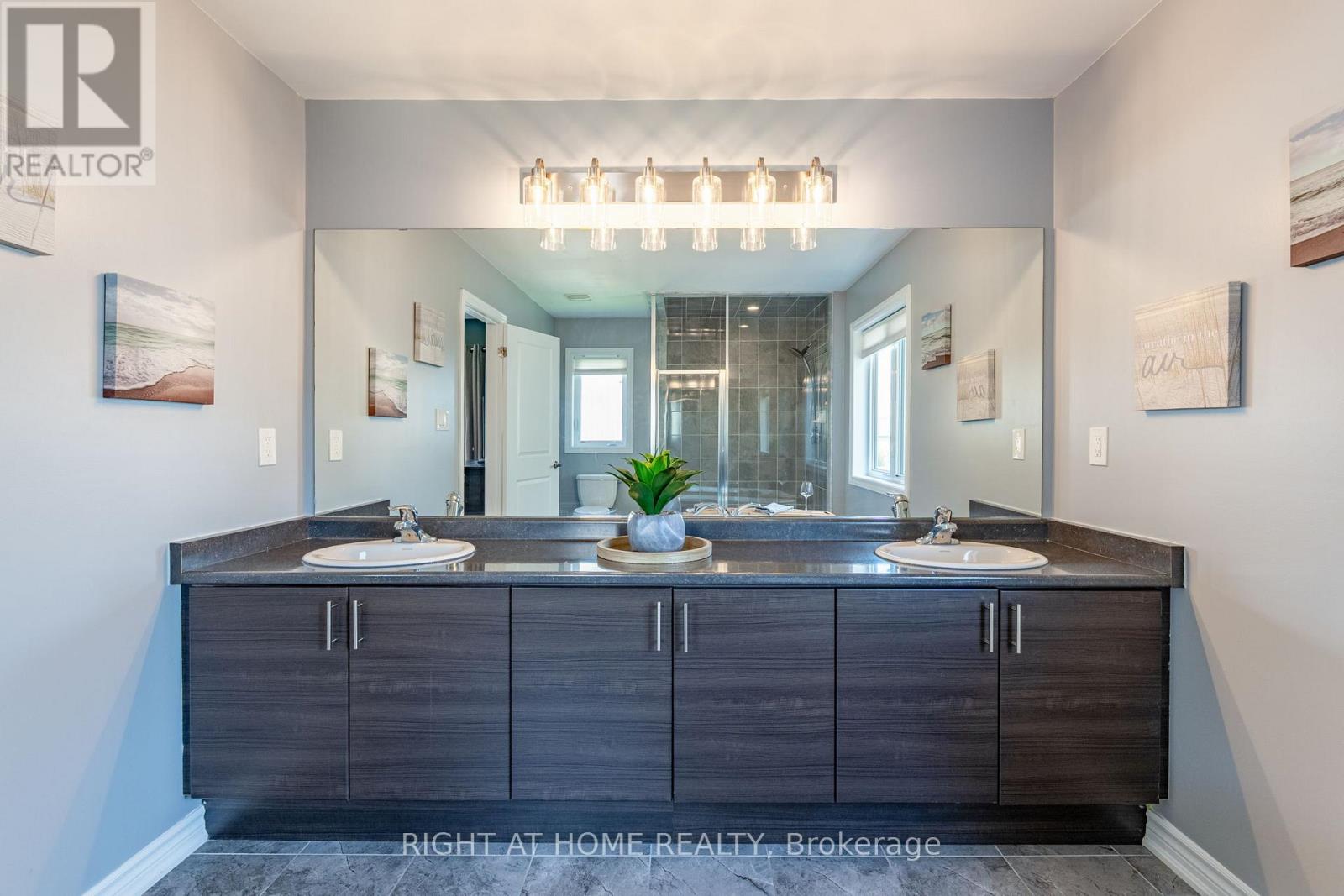 72 WAGNER CRESCENT - 37