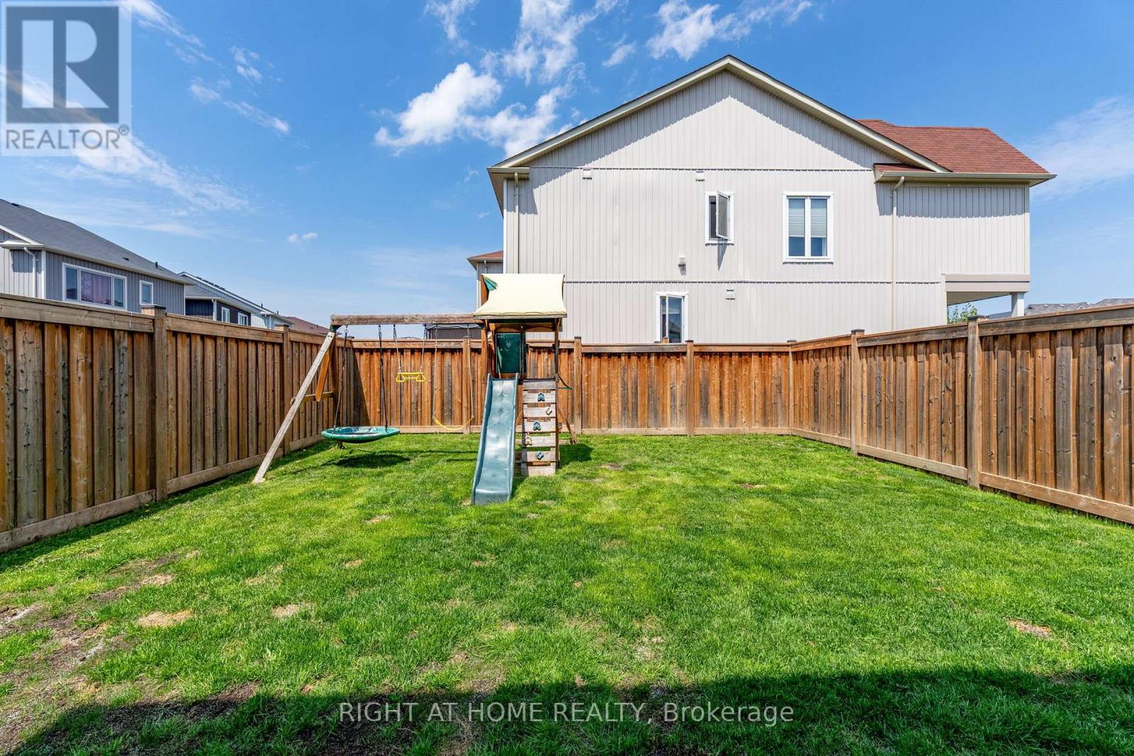 72 WAGNER CRESCENT - 44