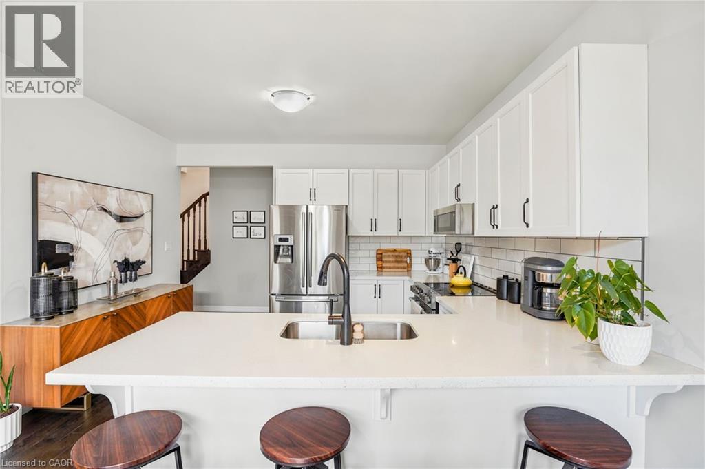 49 NARBONNE Crescent, Stoney Creek, Ontario, L8J0J7 — Photo 11
