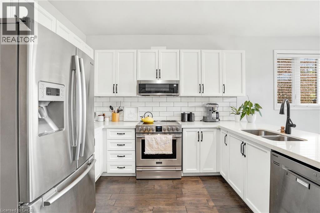 49 NARBONNE Crescent, Stoney Creek, Ontario, L8J0J7 — Photo 13