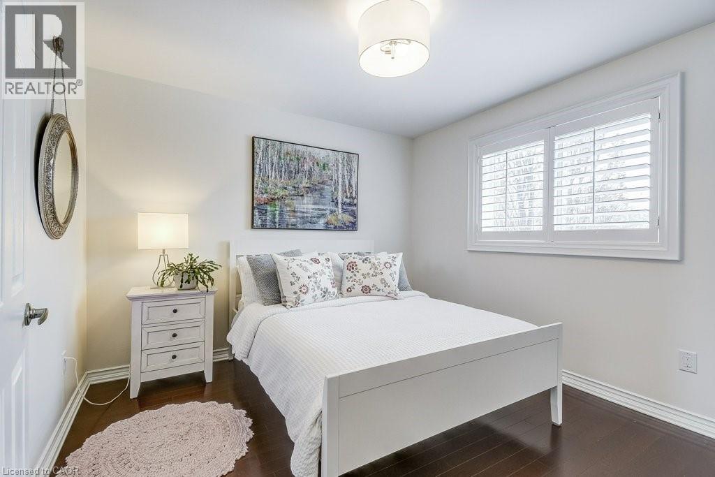 2080 MCKERLIE Crescent, Burlington, Ontario, L7M4E8 — Photo 9