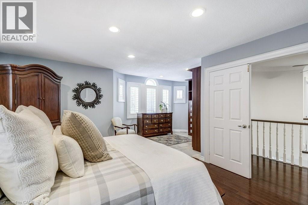 2080 MCKERLIE Crescent, Burlington, Ontario, L7M4E8 — Photo 6