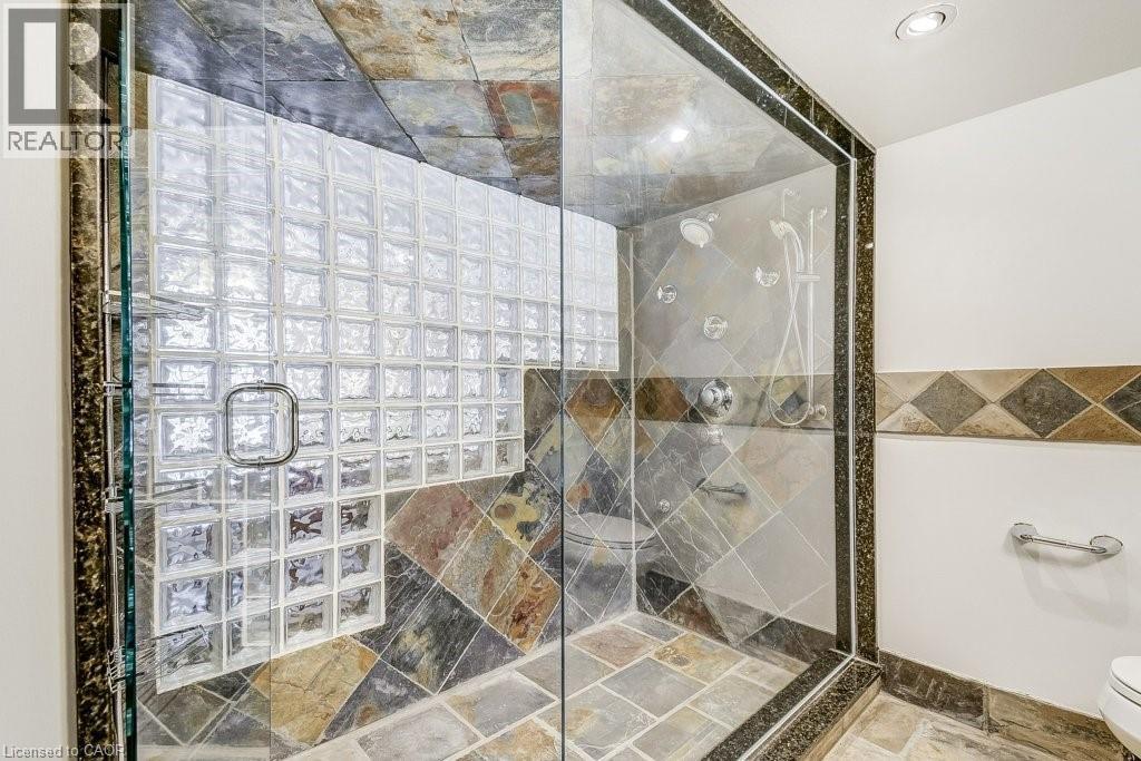 2080 MCKERLIE Crescent, Burlington, Ontario, L7M4E8 — Photo 16