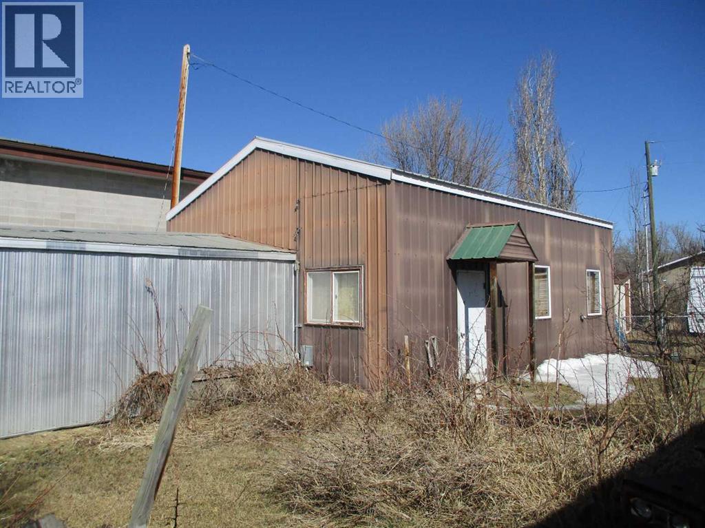 303 4th Avenue SW - 4