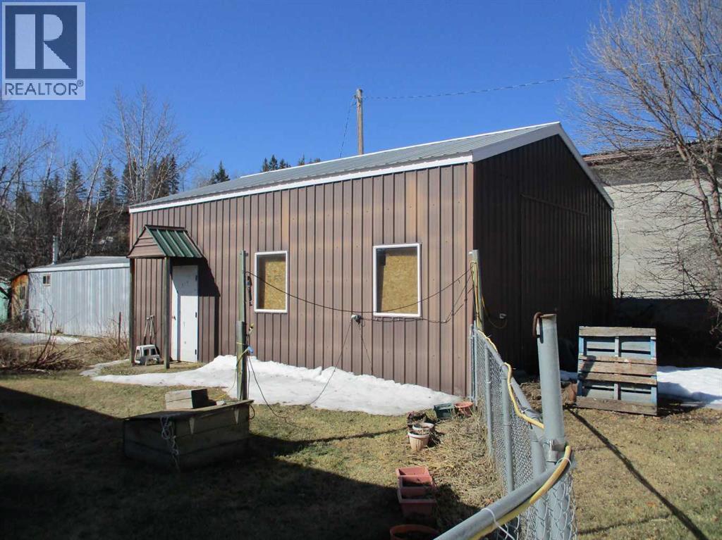 303 4th Avenue SW - 2