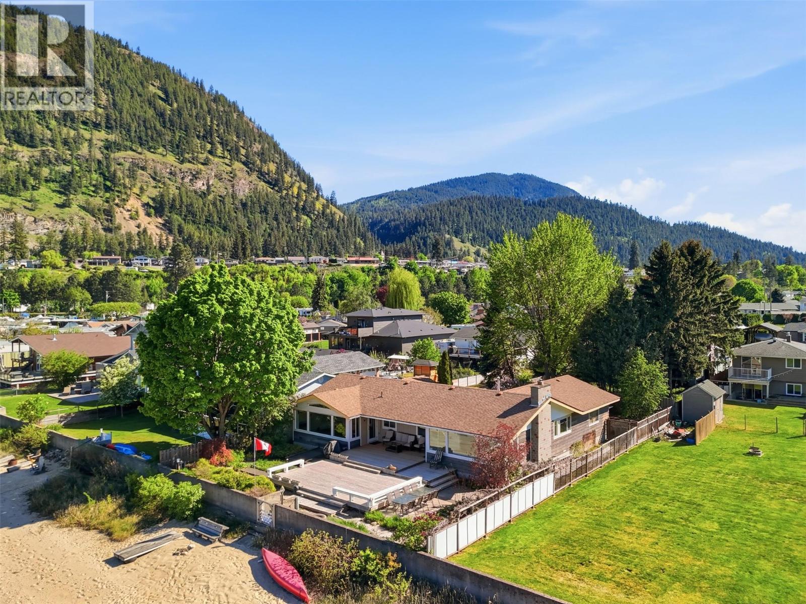 327 Lakeshore Drive - 35