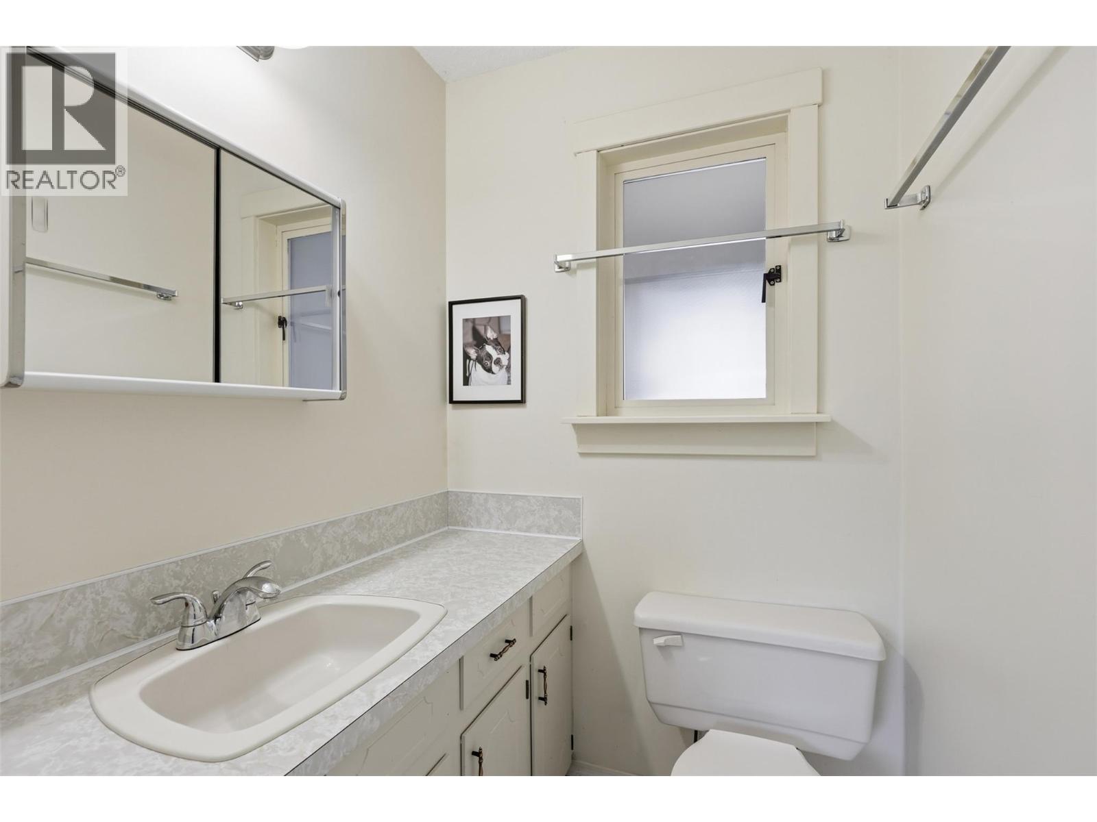 327 Lakeshore Drive - 24