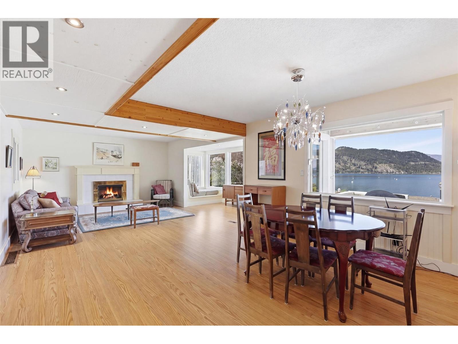 327 Lakeshore Drive - 6