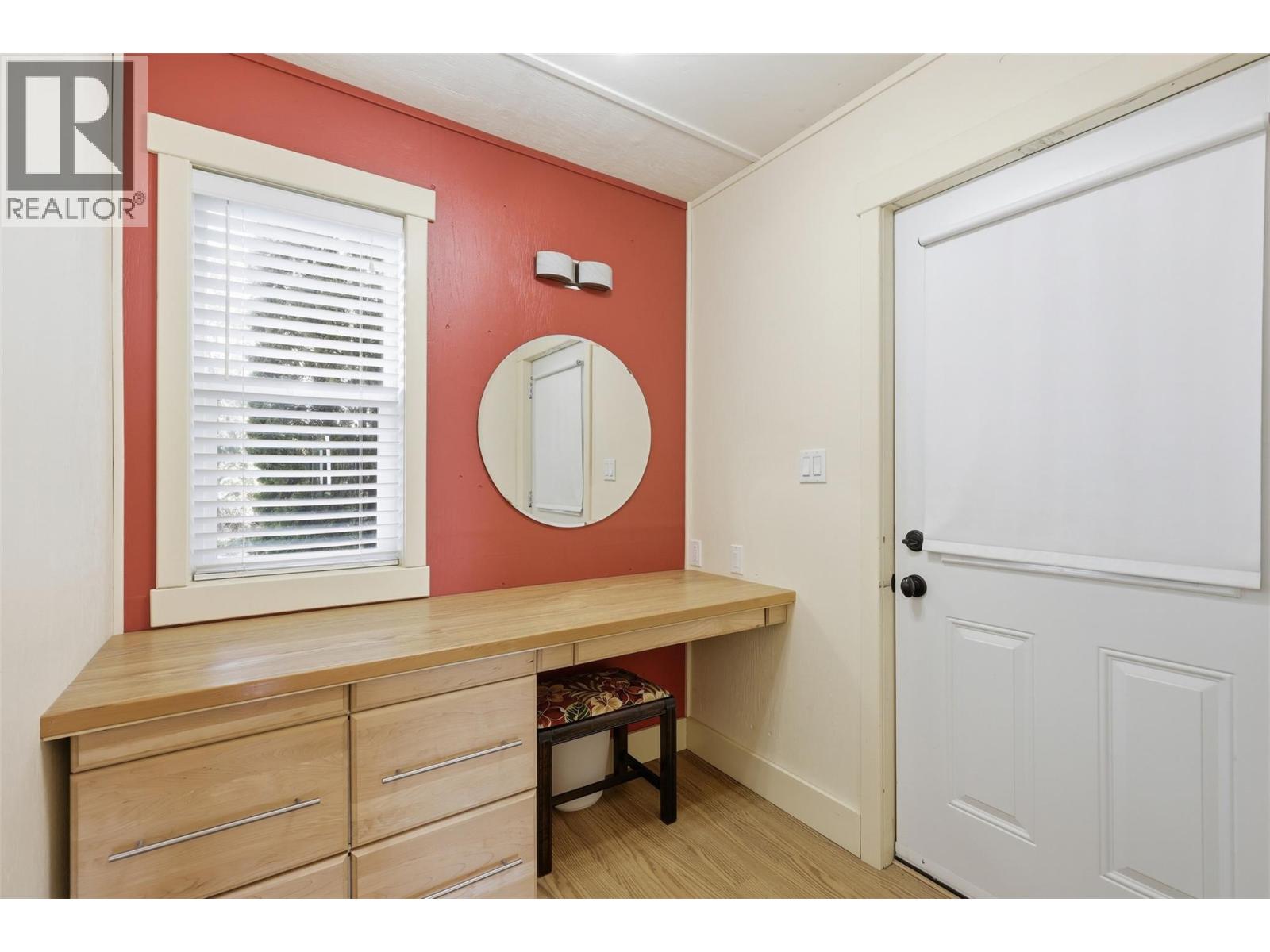 327 Lakeshore Drive - 19