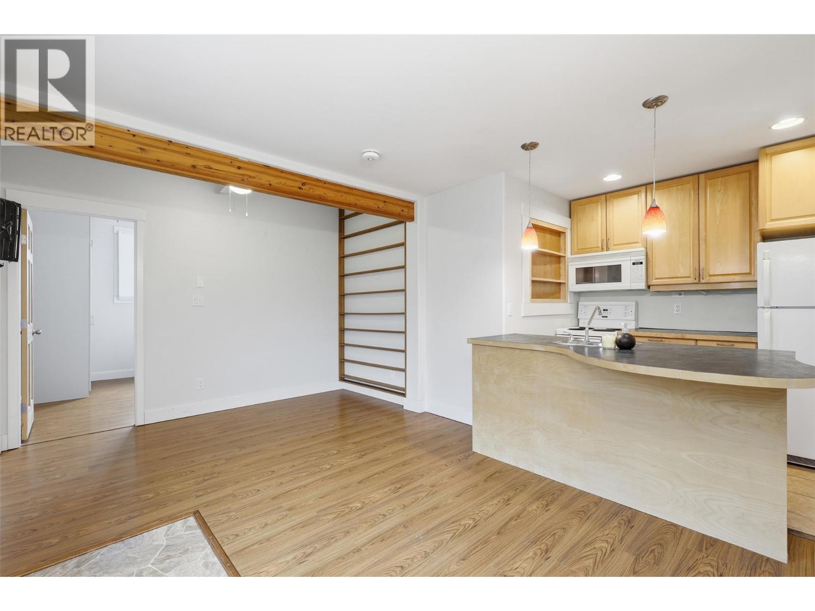 #108 870 MCQUEEN Drive - 9
