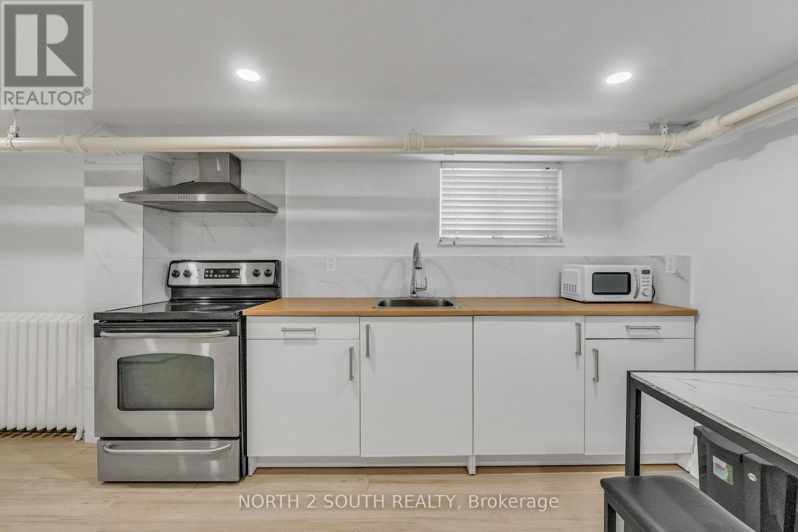 28 TEIGNMOUTH AVENUE - 37