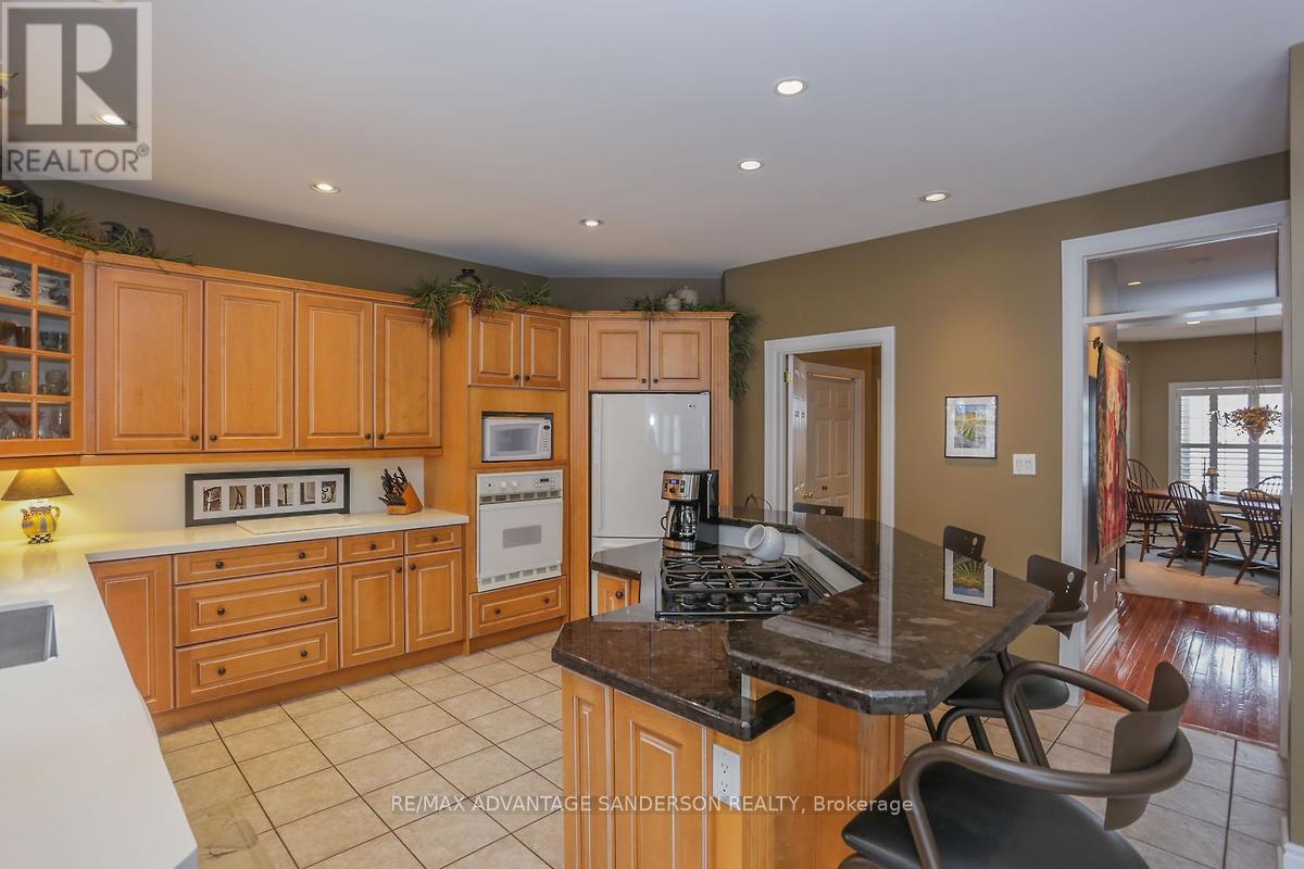 1796 GAINSBOROUGH ROAD - 25