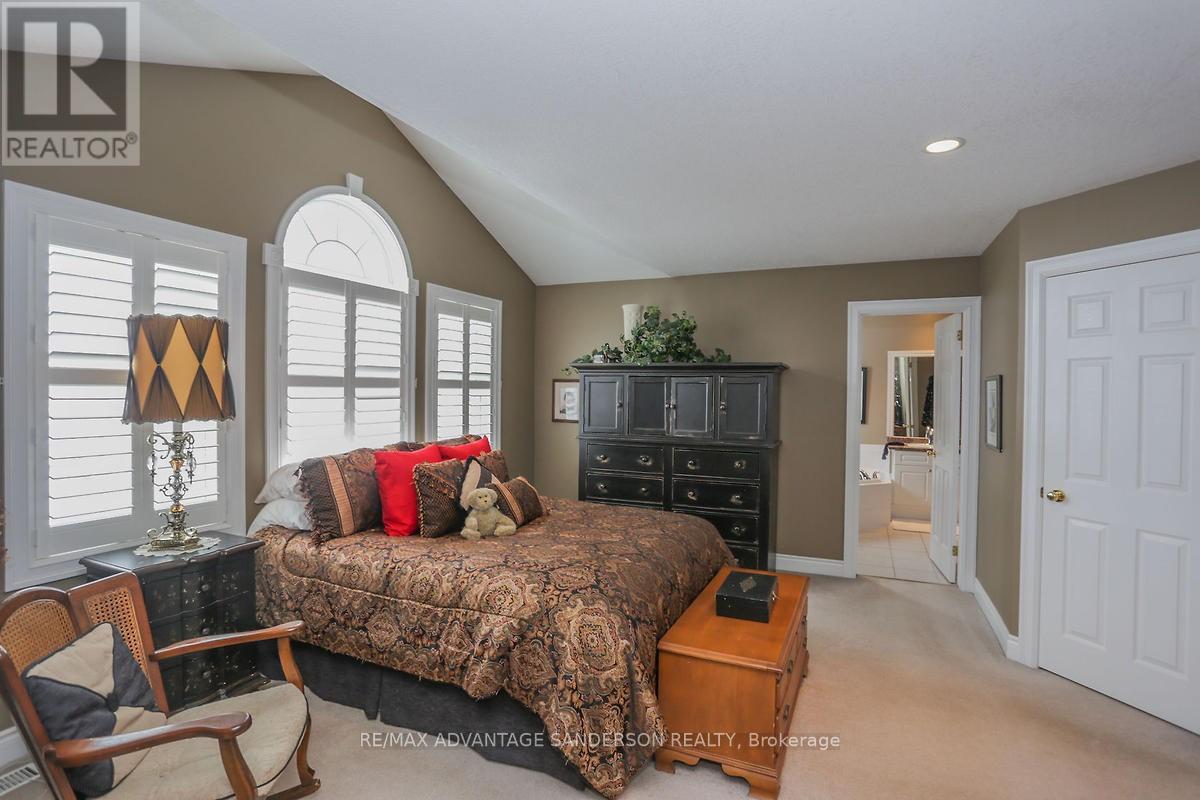 1796 GAINSBOROUGH ROAD - 35