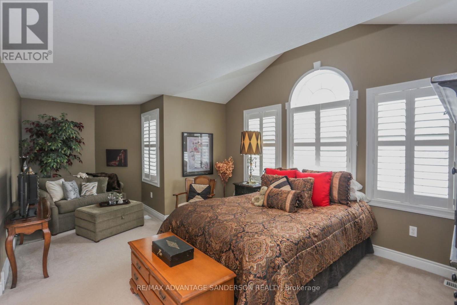 1796 GAINSBOROUGH ROAD - 36