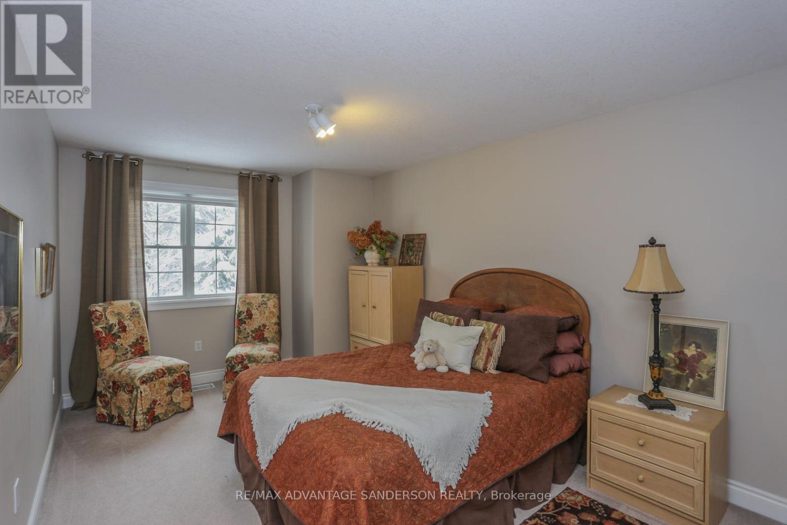 1796 GAINSBOROUGH ROAD - 39