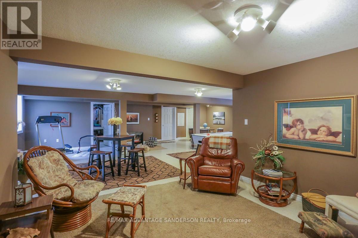 1796 GAINSBOROUGH ROAD - 42