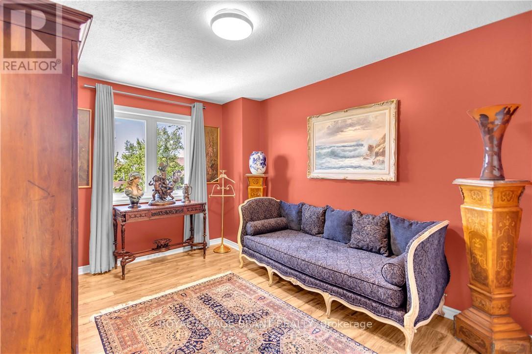 69 HUNTER WAY - 30