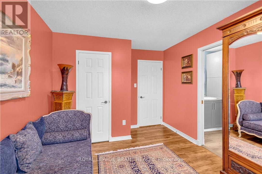 69 HUNTER WAY - 31