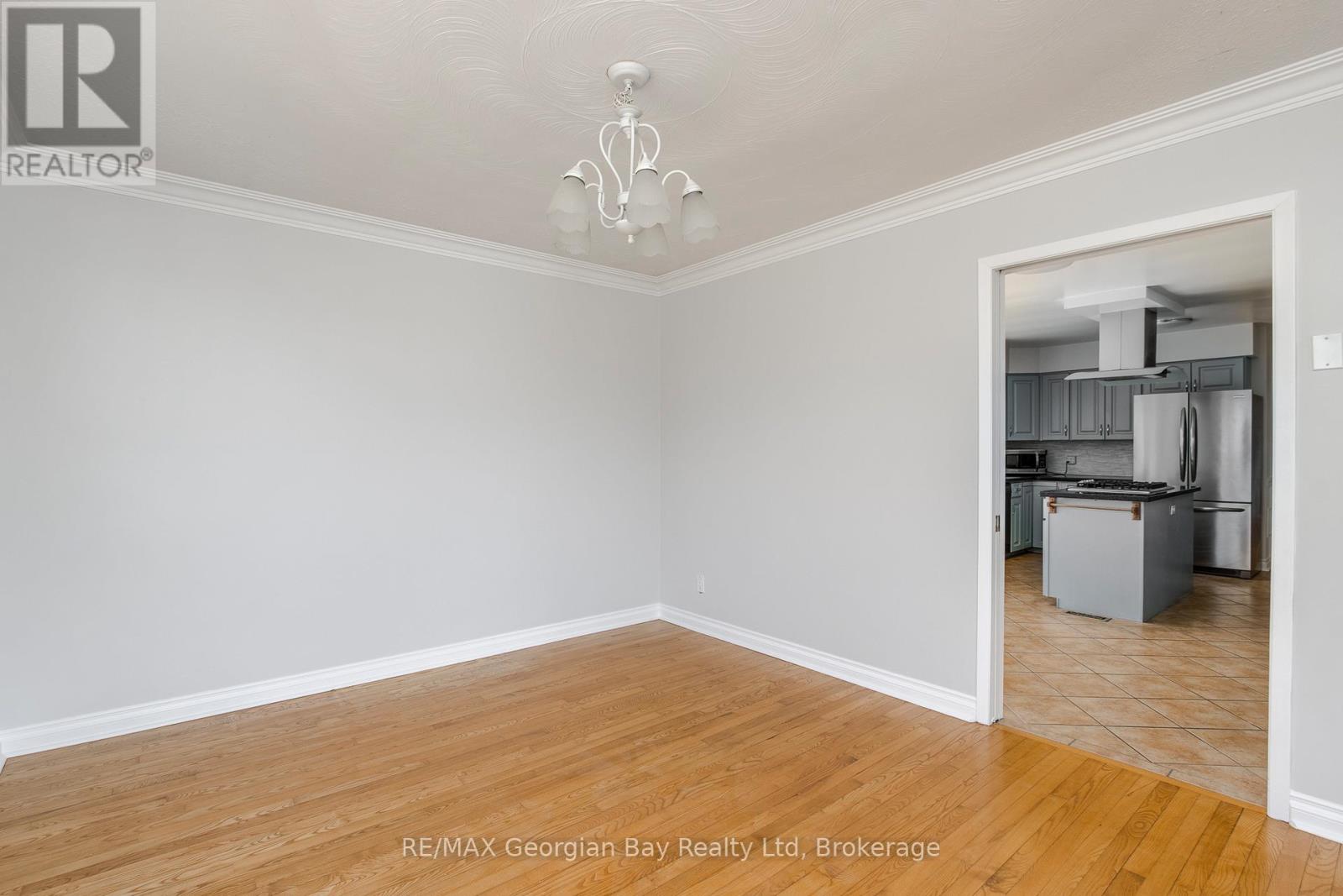 125 GILWOOD PARK DRIVE - 18