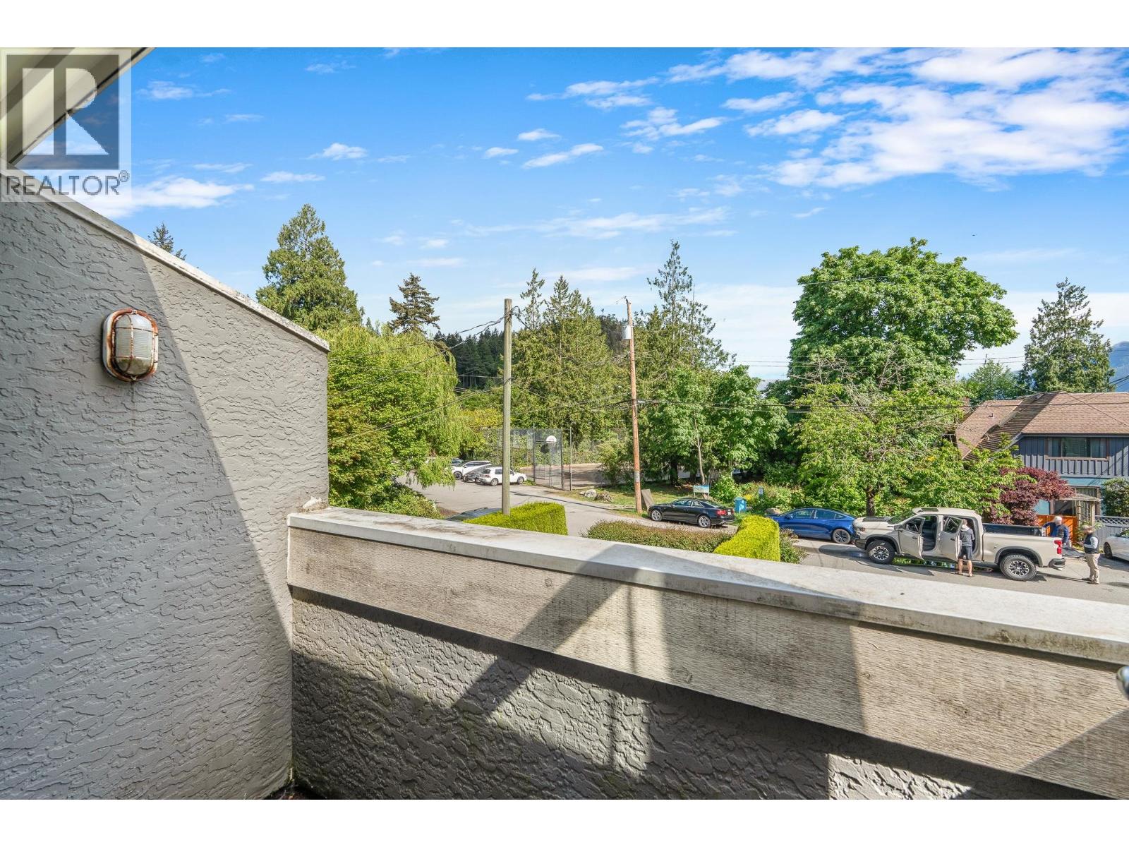 6372 DOUGLAS STREET, West Vancouver