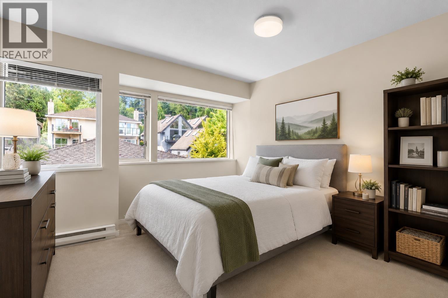 6372 DOUGLAS STREET, West Vancouver
