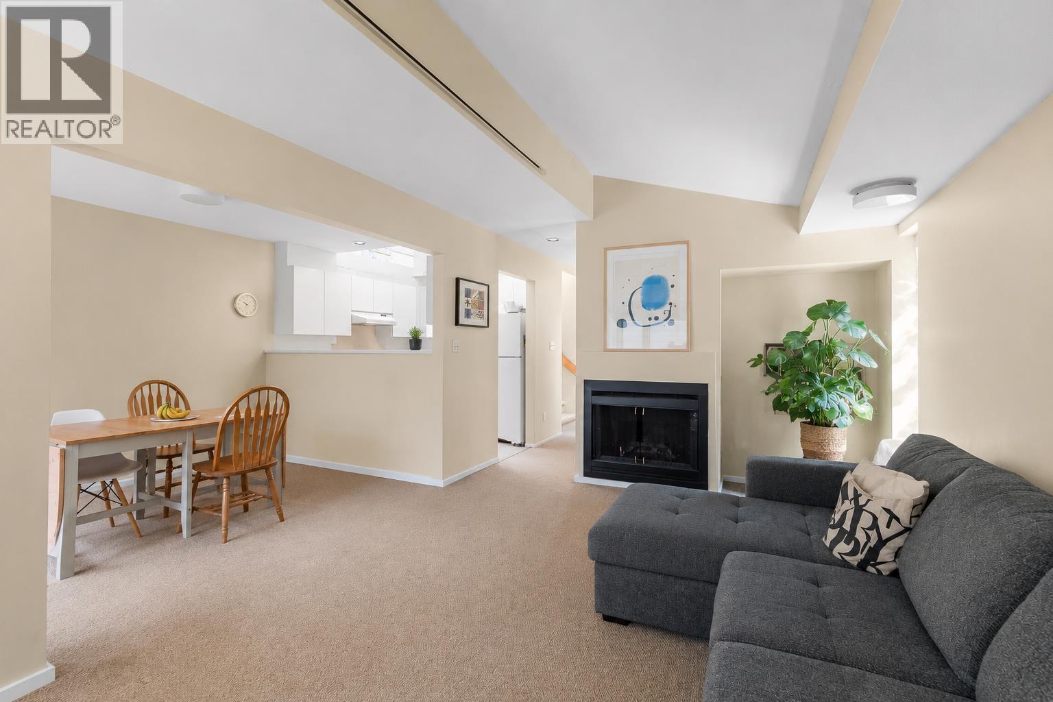 6372 DOUGLAS STREET, West Vancouver