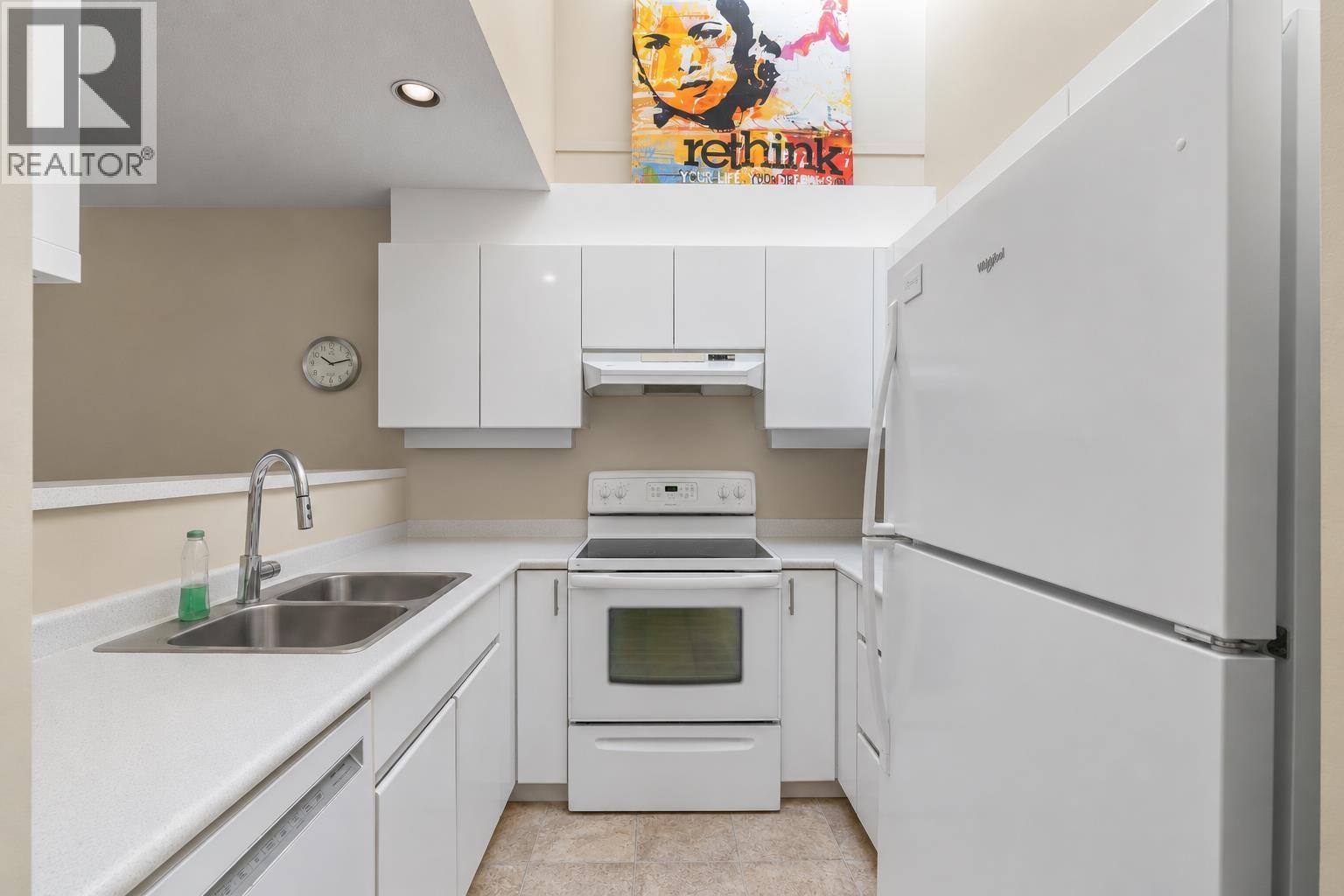 6372 DOUGLAS STREET, West Vancouver