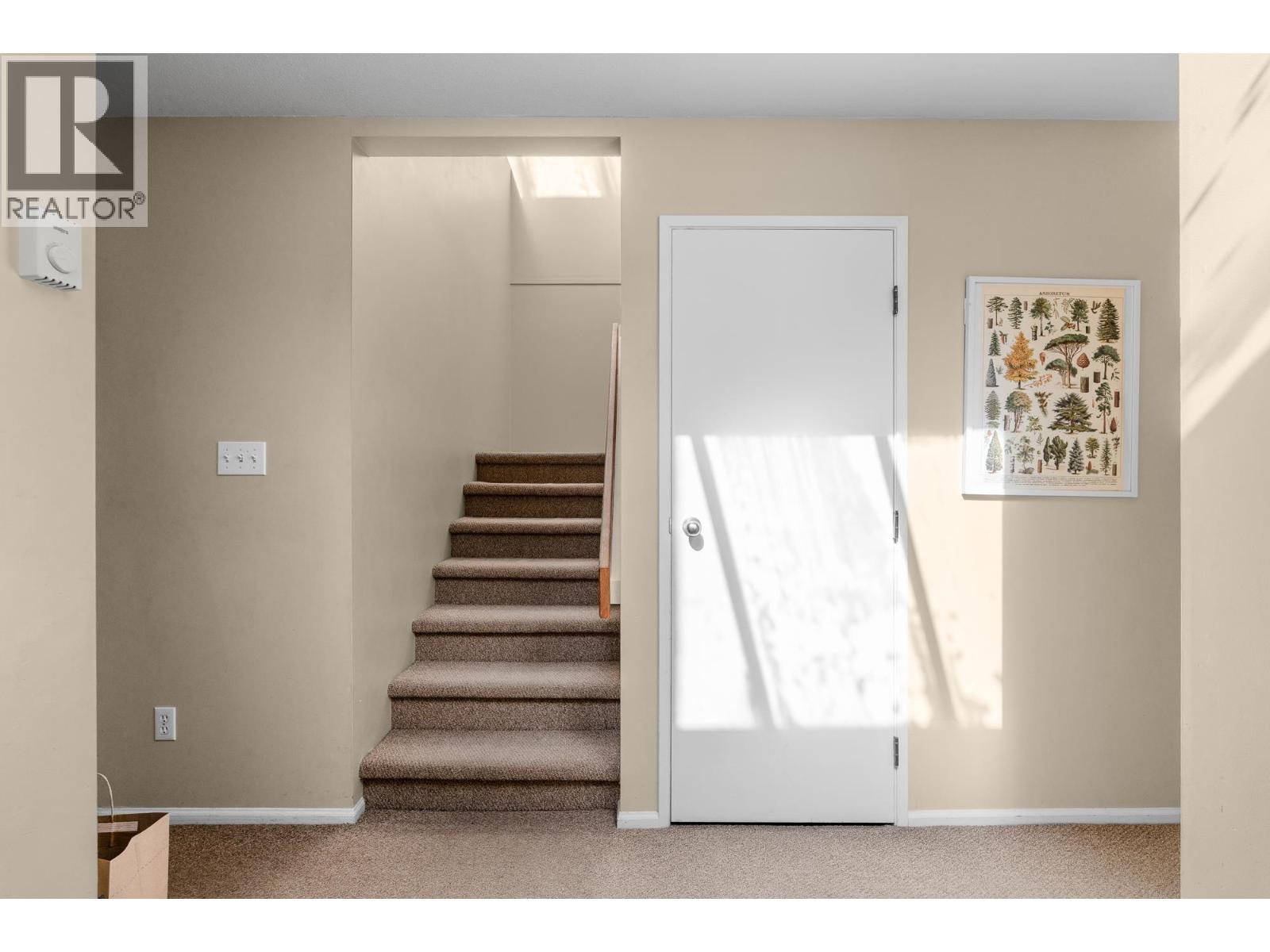 6372 DOUGLAS STREET, West Vancouver