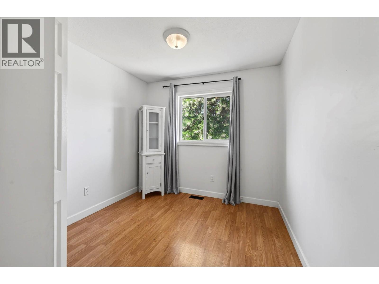 #3 790 Holt Street - 17