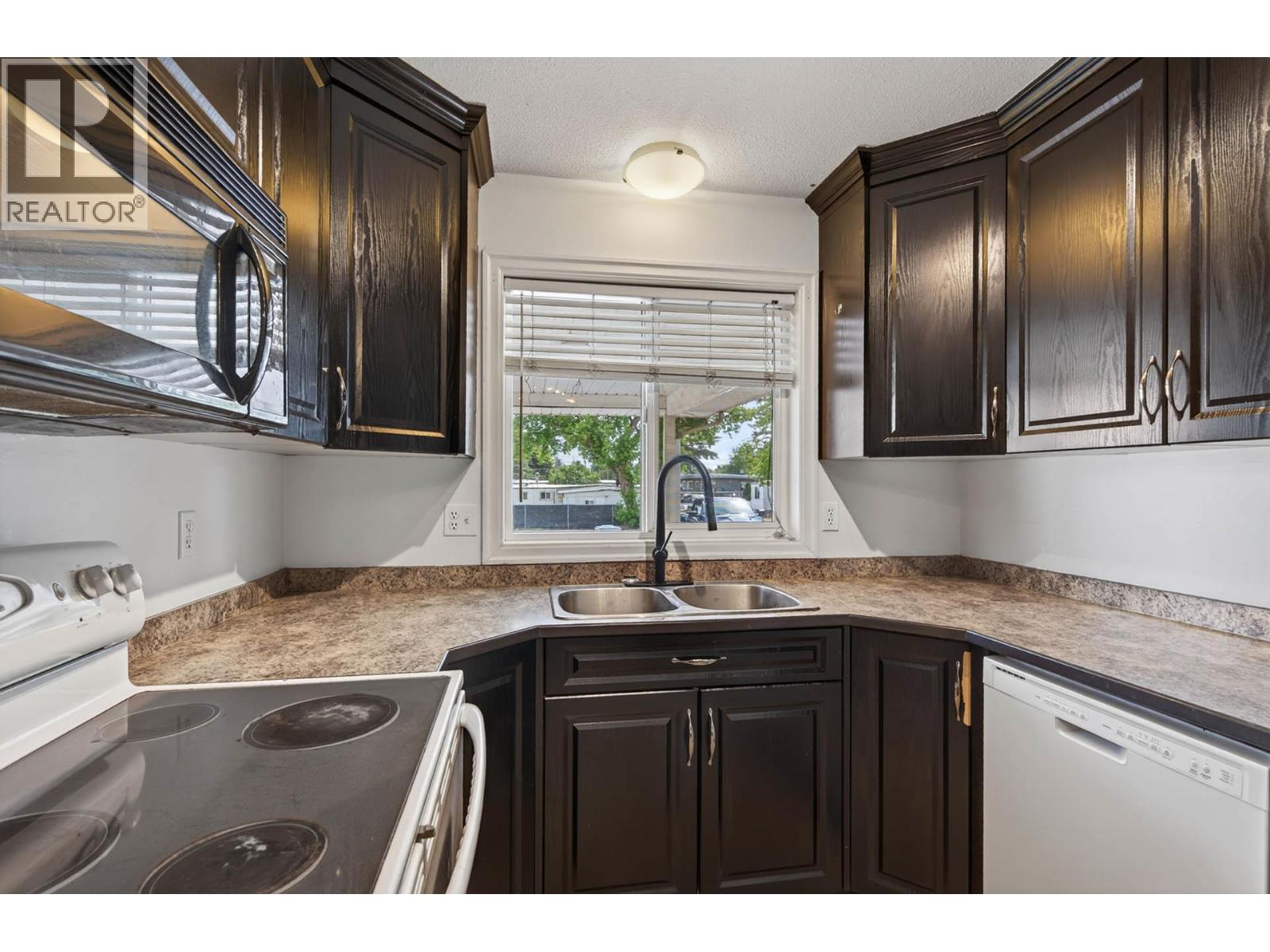 #3 790 Holt Street - 4
