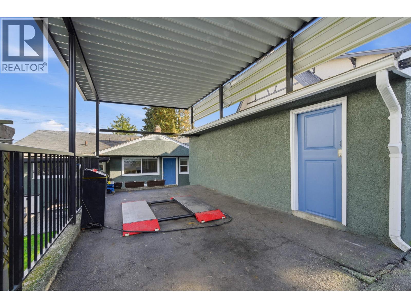 1315 EIGHTH AVENUE, New Westminster