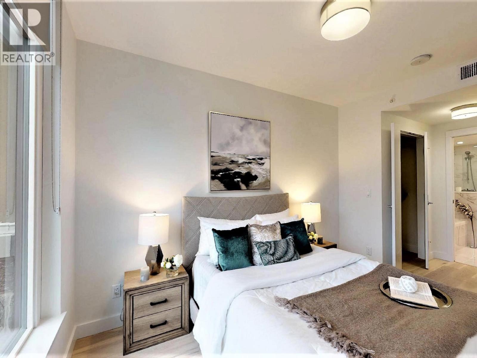 202 1295 CONIFER STREET, North Vancouver
