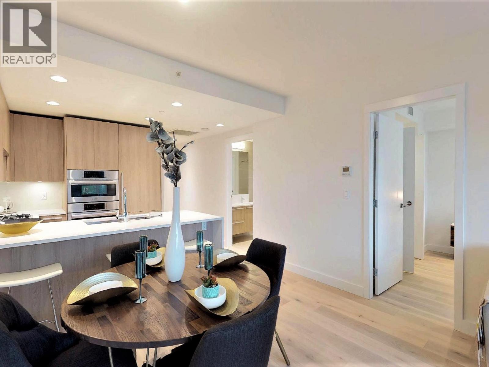 202 1295 CONIFER STREET, North Vancouver