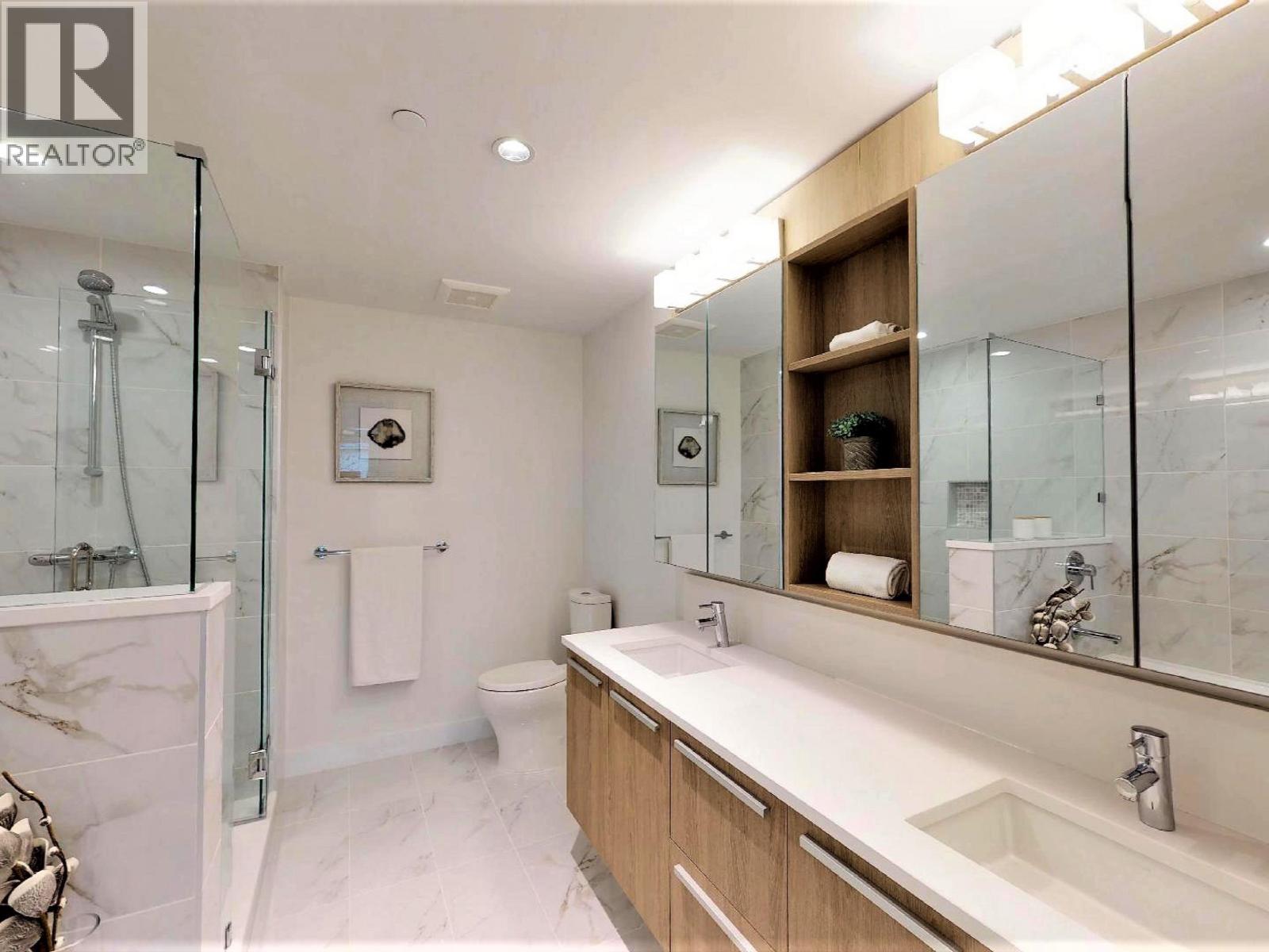 202 1295 CONIFER STREET, North Vancouver