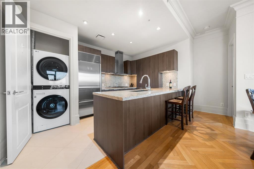 402 568 WATERS EDGE CRESCENT, West Vancouver