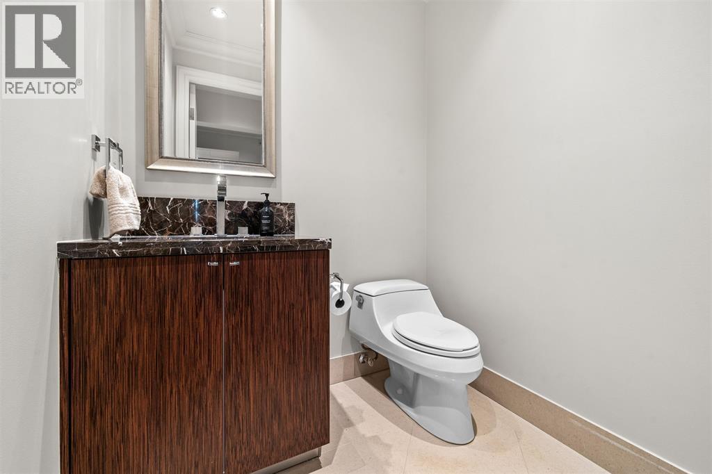 402 568 WATERS EDGE CRESCENT, West Vancouver